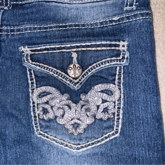 Girls Denim Shorts 💕🪅 - Picture 3 of 4